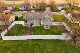 125 N Hamilton Dr, Grant Park, IL 60940 - Photo 25