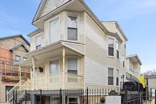 3943 N Paulina St, Chicago, IL 60613 - Photo 1