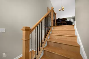 2696 S Embers Ln, Arlington Heights, IL 60005 - Photo 3