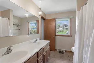 205 Oak Ave, Westmont, IL 60559 - Photo 15