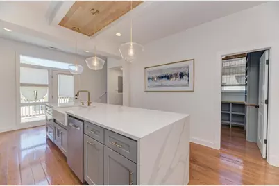 2838 N Hamlin Avenue, Chicago, IL 60618 - Photo 15