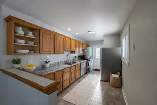 155 W Wayne Pl, Wheeling, IL 60090 - Photo 7