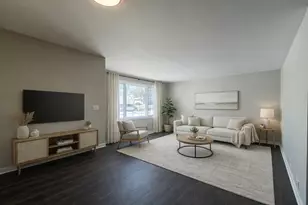 155 W Wayne Pl, Wheeling, IL 60090 - Photo 3