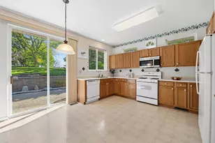 13232 Indiana Ct, Huntley, IL 60142 - Photo 7