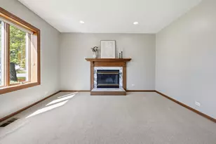 400 Banbury Ave, Elk Grove Village, IL 60007 - Photo 5