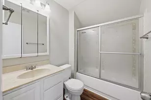 400 Banbury Ave, Elk Grove Village, IL 60007 - Photo 25