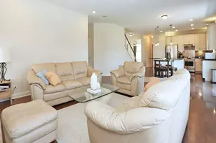 2140 Edgartown Ln, Hoffman Estates, IL 60192 - Photo 15