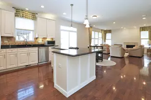 2140 Edgartown Ln, Hoffman Estates, IL 60192 - Photo 11