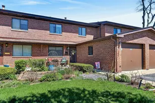 1219 Hunters Ln, Lake Zurich, IL 60047 - Photo 3