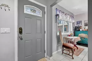 1219 Hunters Ln, Lake Zurich, IL 60047 - Photo 7