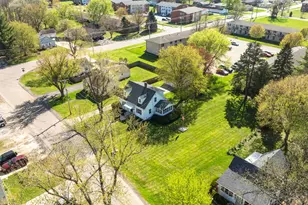 523 W Harrison St, Belvidere, IL 61008 - Photo 3