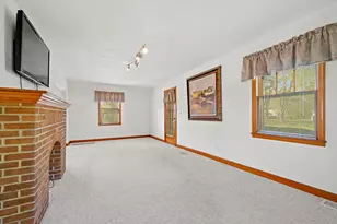 523 W Harrison St, Belvidere, IL 61008 - Photo 5