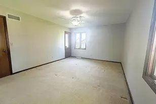 300 Fieldstone Ln, Dixon, IL 61021 - Photo 13