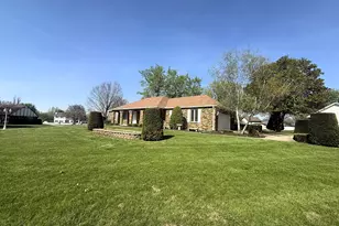 300 Fieldstone Ln, Dixon, IL 61021 - Photo 35