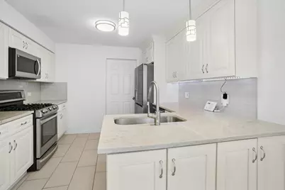 1009 Huntington Drive, Elk Grove Village, IL 60007 - Photo 7