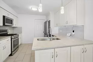 1009 Huntington Dr, Elk Grove Village, IL 60007 - Photo 7