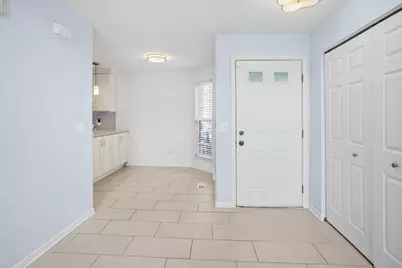 1009 Huntington Drive, Elk Grove Village, IL 60007 - Photo 5