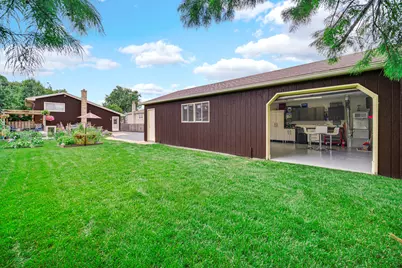 557 W Crockett Avenue, Elmhurst, IL 60126 - Photo 27