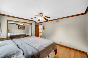 557 W Crockett Ave, Elmhurst, IL 60126 - Photo 11