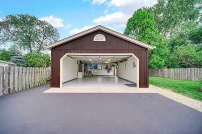 557 W Crockett Avenue, Elmhurst, IL 60126 - Photo 25