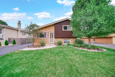 557 W Crockett Avenue, Elmhurst, IL 60126 - Photo 1