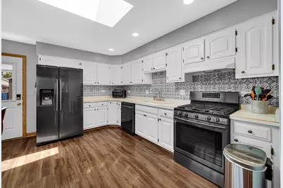 557 W Crockett Avenue, Elmhurst, IL 60126 - Photo 5