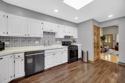 557 W Crockett Avenue, Elmhurst, IL 60126 - Photo 7