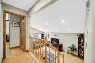 557 W Crockett Ave, Elmhurst, IL 60126 - Photo 9