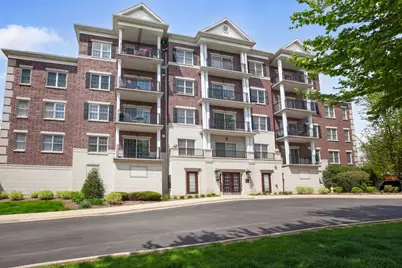 446 McDaniels Circle #302, Clarendon Hills, IL 60514 - Photo 1