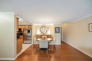 446 Mcdaniels Cir, Clarendon Hills, IL 60514 - Photo 5