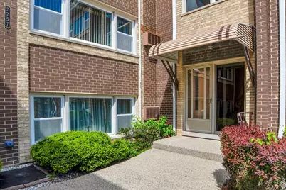 2257 Des Plaines Avenue #1NE, North Riverside, IL 60546 - Photo 3