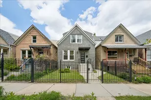 3424 W Beach Ave, Chicago, IL 60651 - Photo 1