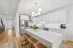 3424 W Beach Ave, Chicago, IL 60651 - Photo 9