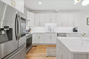 3424 W Beach Ave, Chicago, IL 60651 - Photo 7
