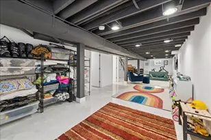 3424 W Beach Ave, Chicago, IL 60651 - Photo 23