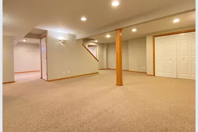 720 Kendridge Court, Aurora, IL 60502 - Photo 43