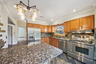 236 Monument Ave, Barrington, IL 60010 - Photo 3