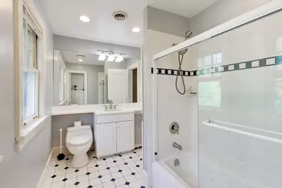 625 E Center Avenue, Lake Bluff, IL 60044 - Photo 29