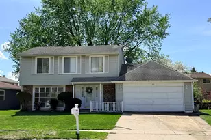 375 Longford Dr, Elgin, IL 60120 - Photo 1