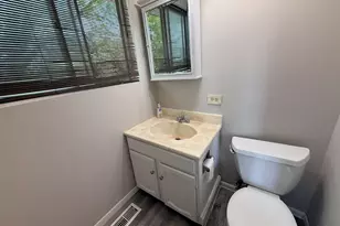375 Longford Dr, Elgin, IL 60120 - Photo 23