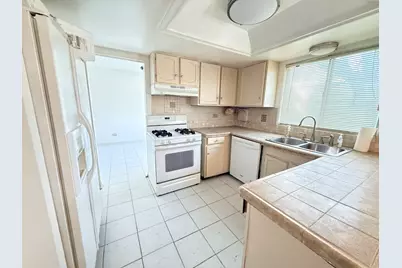 375 Longford Drive, Elgin, IL 60120 - Photo 9
