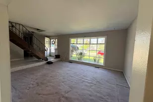 375 Longford Dr, Elgin, IL 60120 - Photo 7