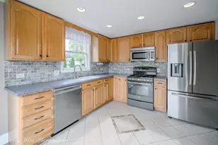 230 Sabin St, Sycamore, IL 60178 - Photo 5