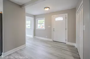 230 Sabin St, Sycamore, IL 60178 - Photo 3