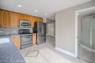 230 Sabin St, Sycamore, IL 60178 - Photo 9