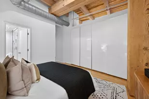 375 W Erie St, Chicago, IL 60654 - Photo 19