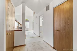 1334 Coldspring Rd, Carol Stream, IL 60188 - Photo 3