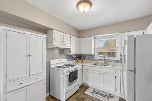 3009 Elisha Ave, Zion, IL 60099 - Photo 7
