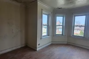 9439 S Racine Ave, Chicago, IL 60620 - Photo 5