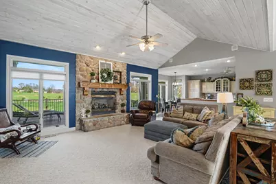 918 Melody Hills Drive, Fulton, IL 61252 - Photo 9